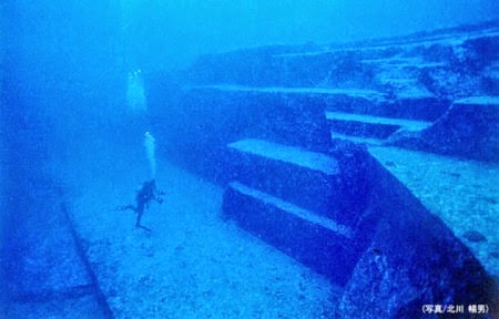 Yonaguni Jima Underwaterstructures.jpg
