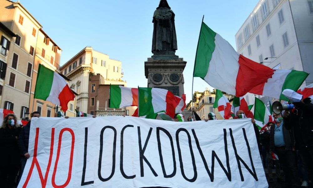 Media Blackout Italian Bars & Restaurants Disobey Rules And Open Together In Civil Disobedience
